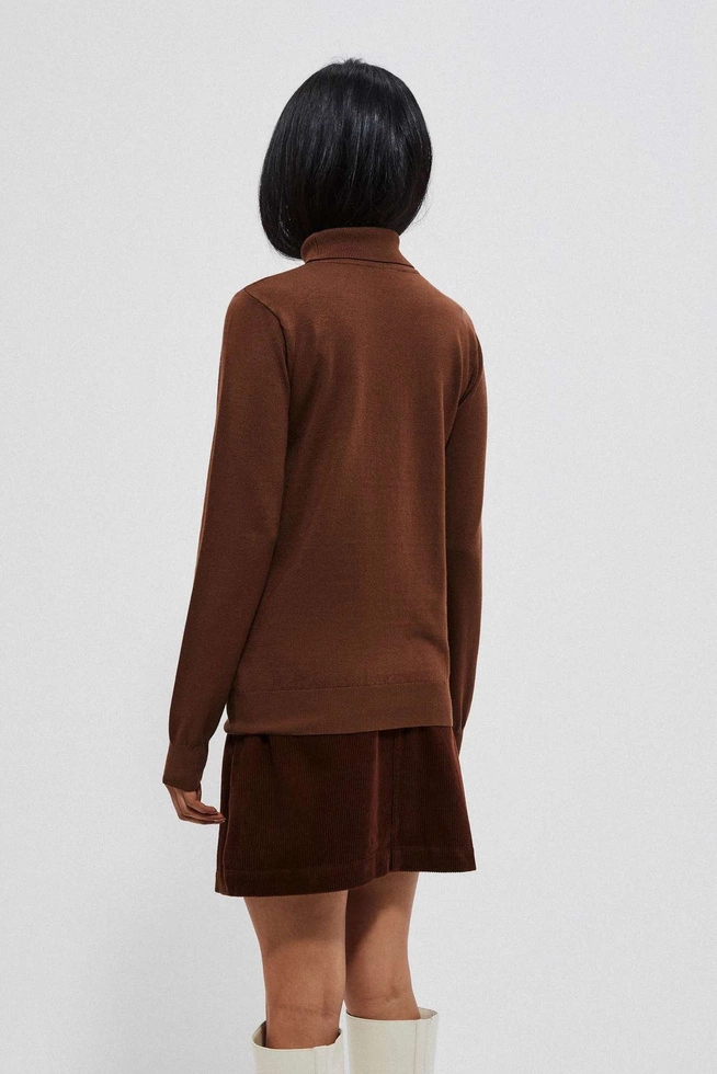 Golf z dzianiny kasztanowy