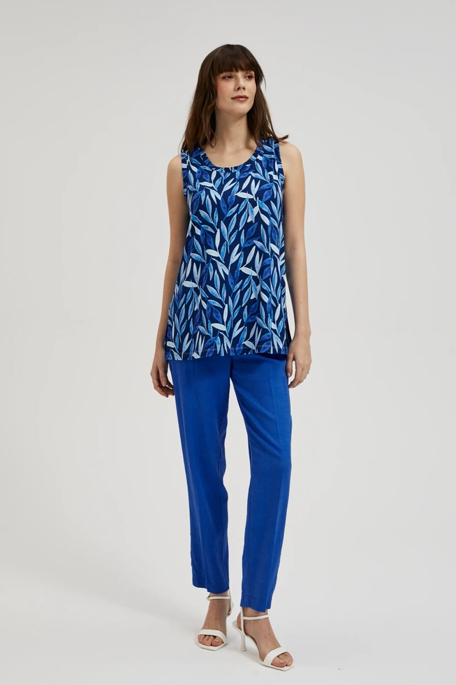 Bluzka z roślinnym nadrukiem granatowa