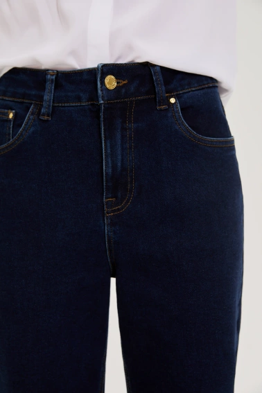 Gładkie jeansy granatowe