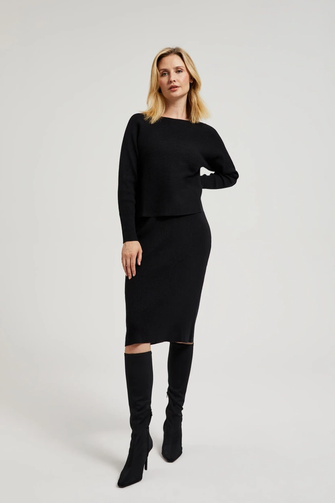 Sweter o fasonie nietoperz czarny