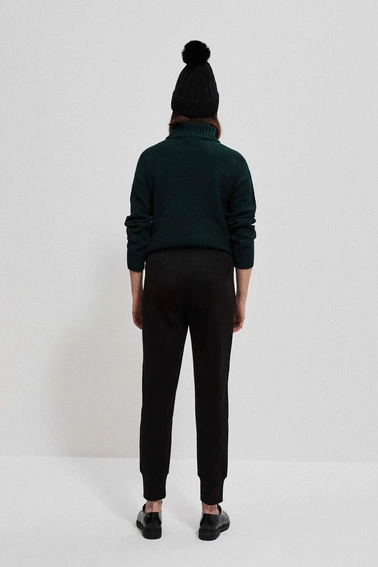 Dresowe spodnie z zapinanymi kieszeniami czarne