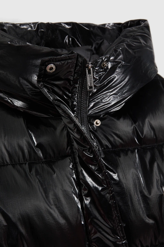 Długa kurtka z kapturem czarna