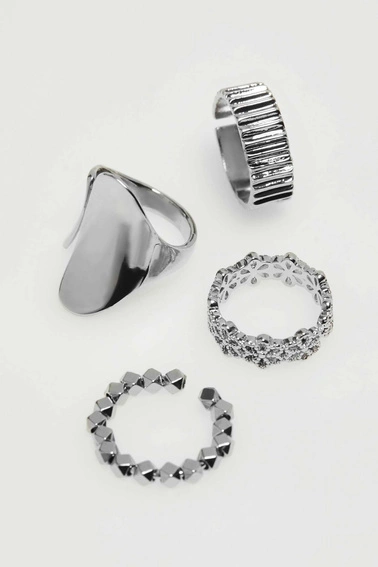 Eleganckie pierścionki - zestaw 4 sztuk