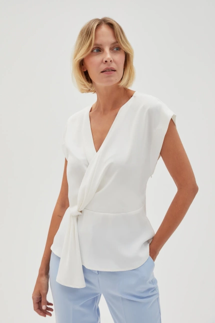 Koszula z wiązaniem biała