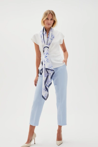 Szalik w kwiaty błękitny