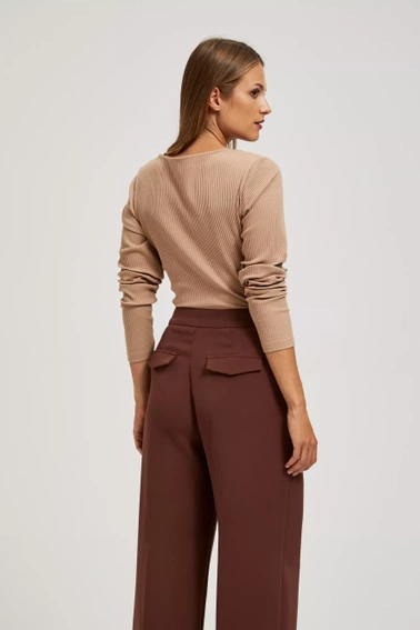 Bluzka z koronkowym dekoltem