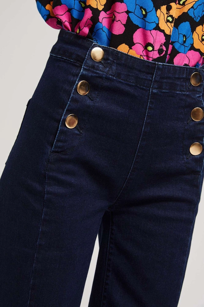Jeansy wide leg z ozdobnymi guzikami granatowe