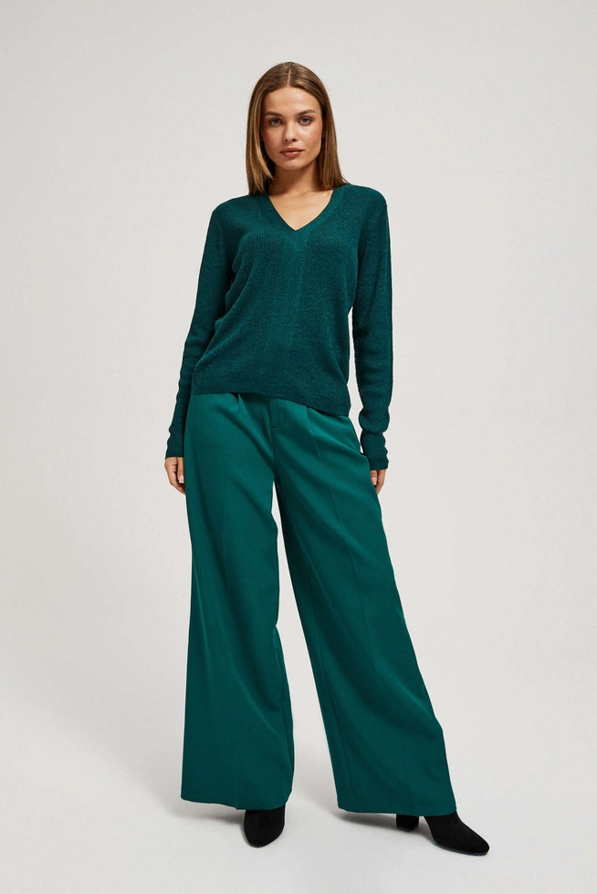 Dopasowany sweter z dekoltem w serek szmaragdowy