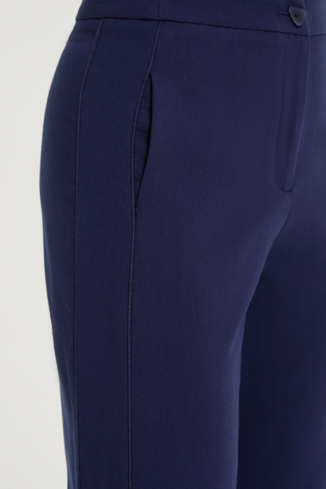 Gładkie spodnie granatowe