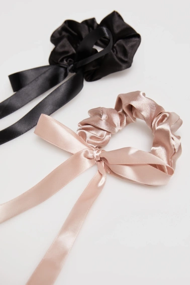 Zestaw dwóch gumek ze wstążką