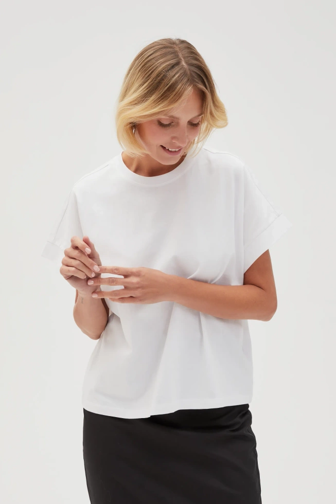 Bluzka z zamkiem na plecach biała