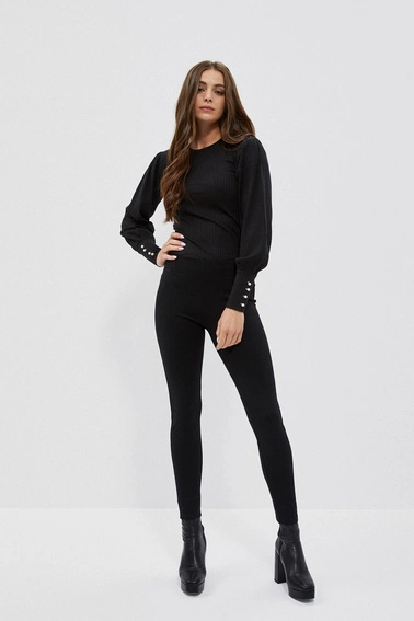 Bluzka z półgolfem i guzikami na rękawach czarna