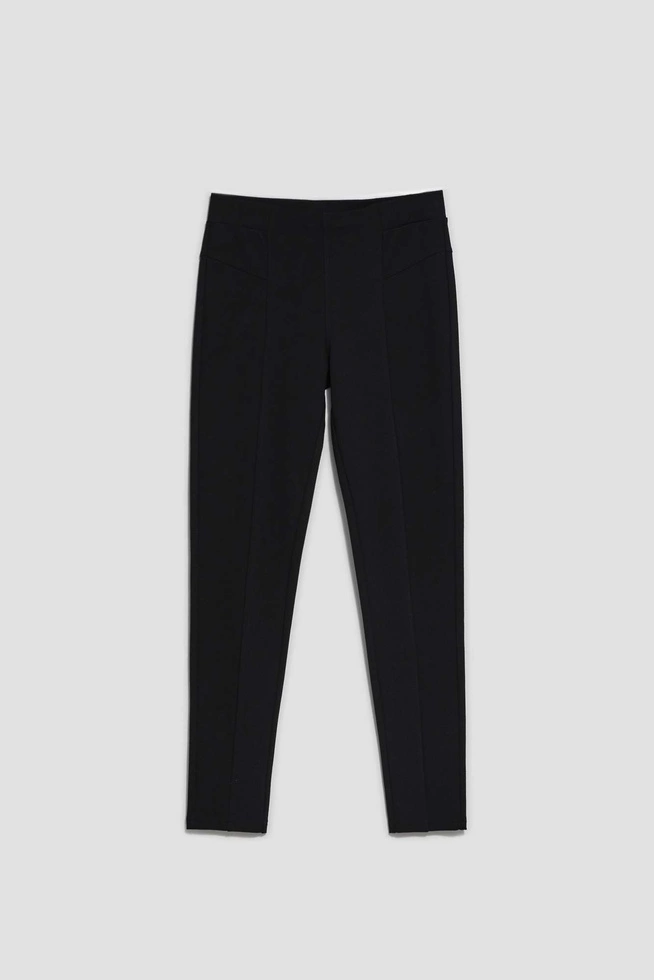 Czarne legginsy z przeszyciami