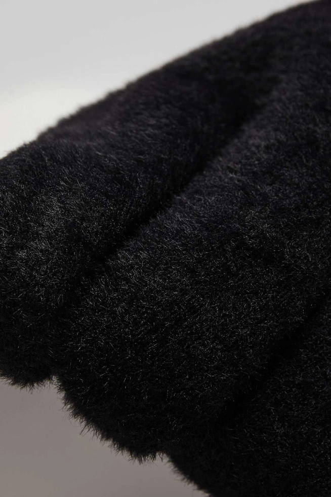 Gładki komin czarny