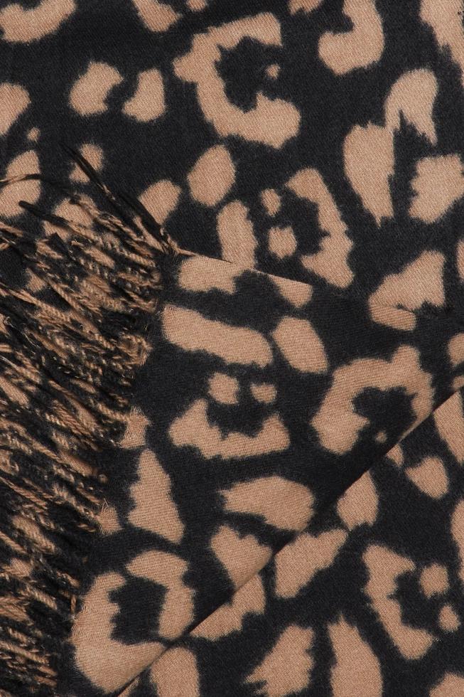 Szalik w panterkę brązowy