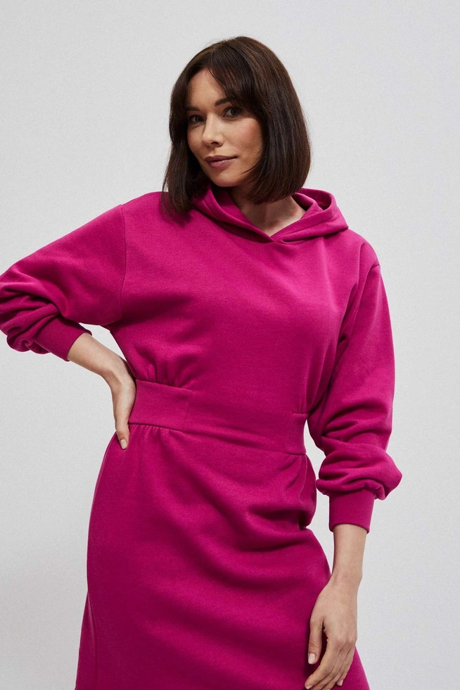 Taliowana sukienka z kapturem