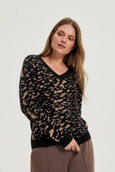 Sweter o prostym fasonie czarny