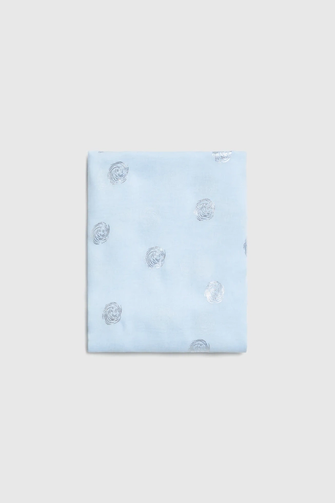 Szal z metalicznym nadrukiem błękitny