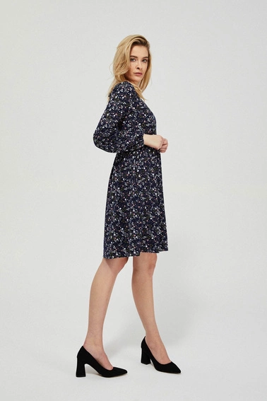 Rozkloszowana sukienka z nadrukiem granatowa