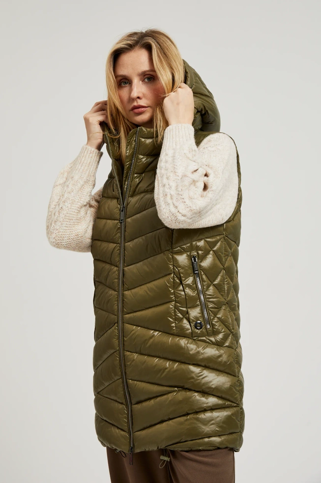 Pikowana kamizelka zapinana na zamek oliwkowa