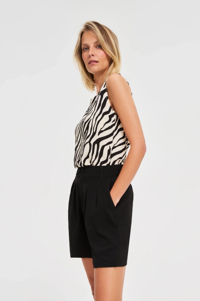 Szorty z kieszeniami czarne