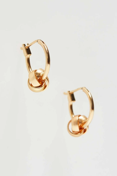 Kolczyki w kolorze złota z zawieszką