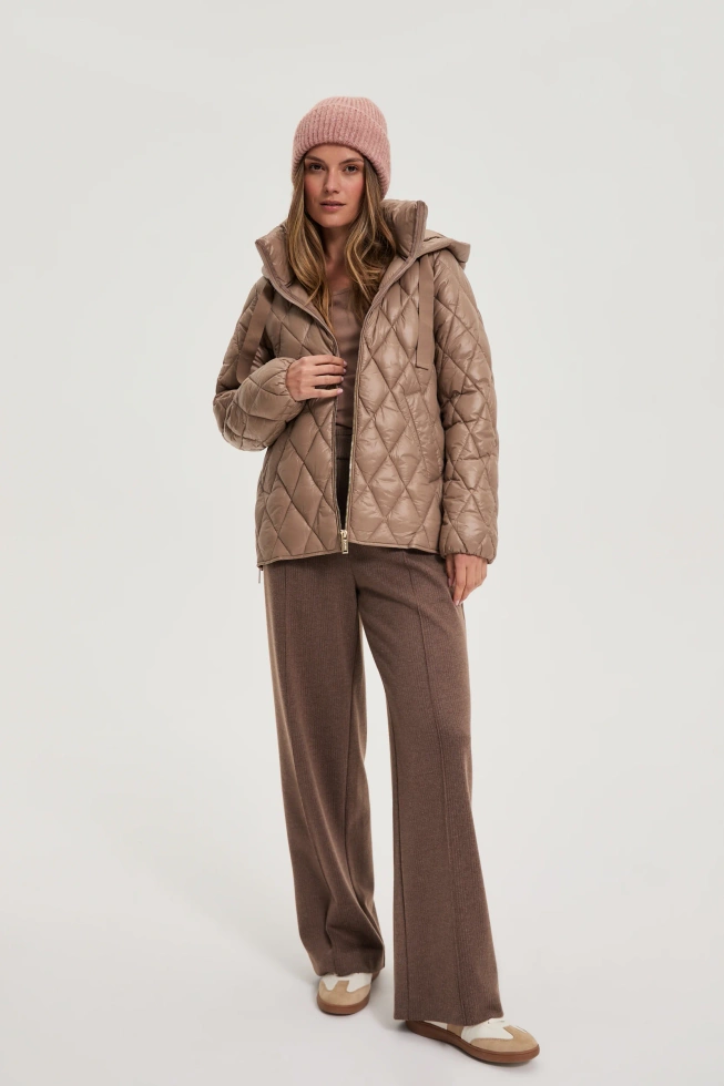 Pikowana kurtka beżowa