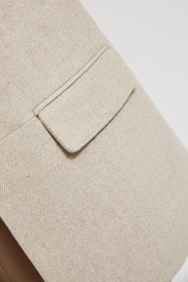 Gładka marynarka z marszczonymi rękawami 3/4 beżowa