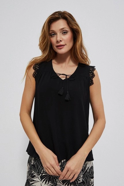 Top z wiskozy z koronką czarny