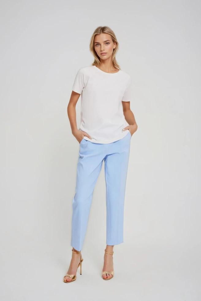 Bluzka z ozdobnymi guzikami biała