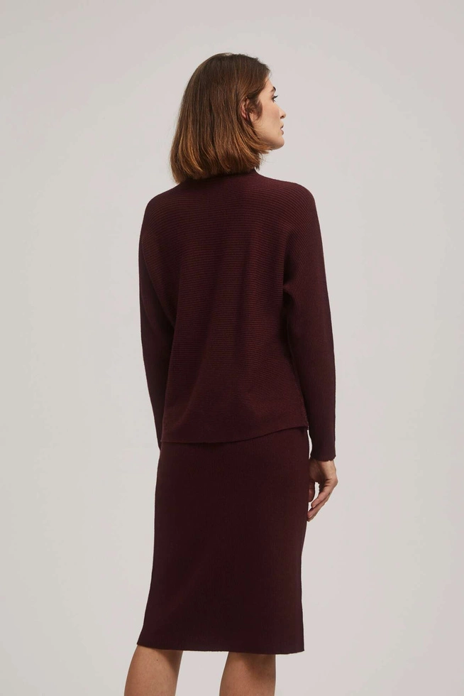 Sweter typu nietoperz z golfem