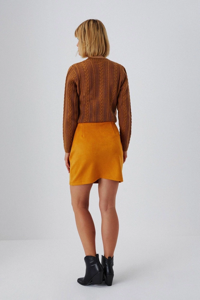 Trapezowa spódnica z kieszeniami