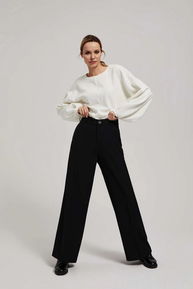 Spodnie w kant z kieszeniami i szerokimi nogawkami czarne