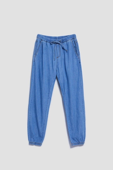 Joggery z wiązaniem w pasie