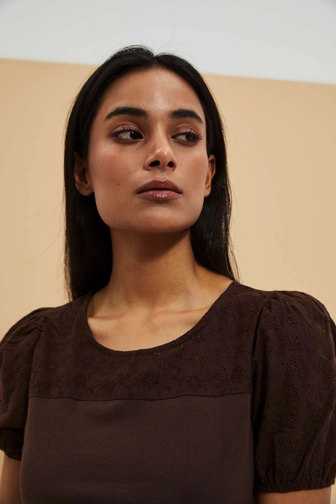 Bluzka z bufiastymi rękawami ciemnbrązowa