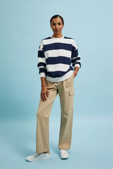 Bluza wkładana przez głowę w szerokie pasy granatowa