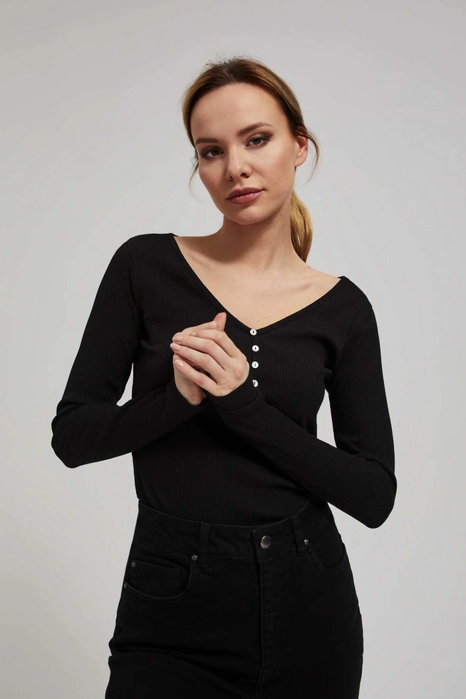 Prążkowana bluzka z guzikami