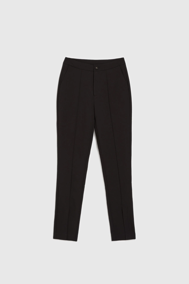 Spodnie w kant z rozcięciem