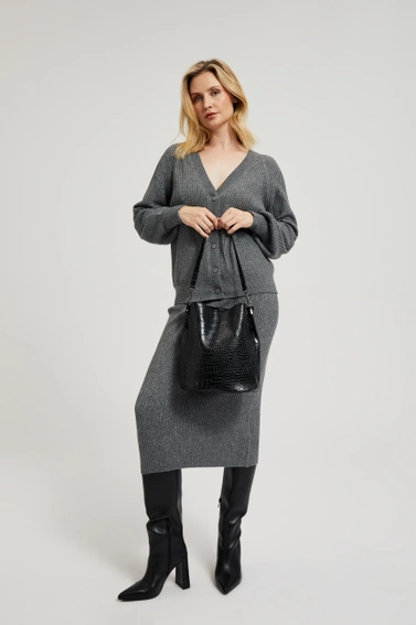 Torebka ozdobiona wężowym wzorem czarna 