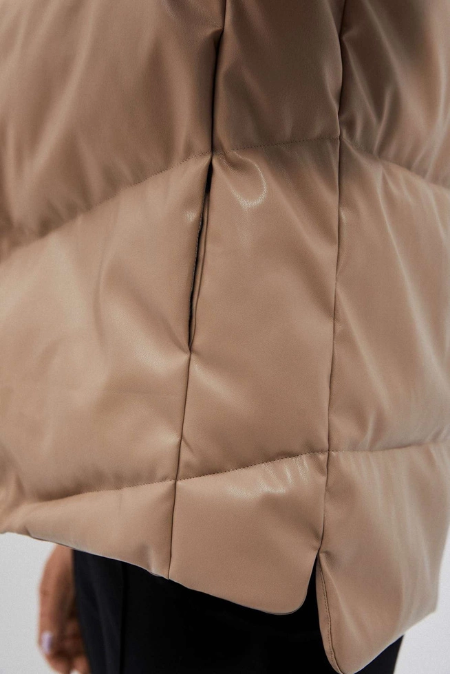 Pikowana kurtka z kołnierzem kawowa