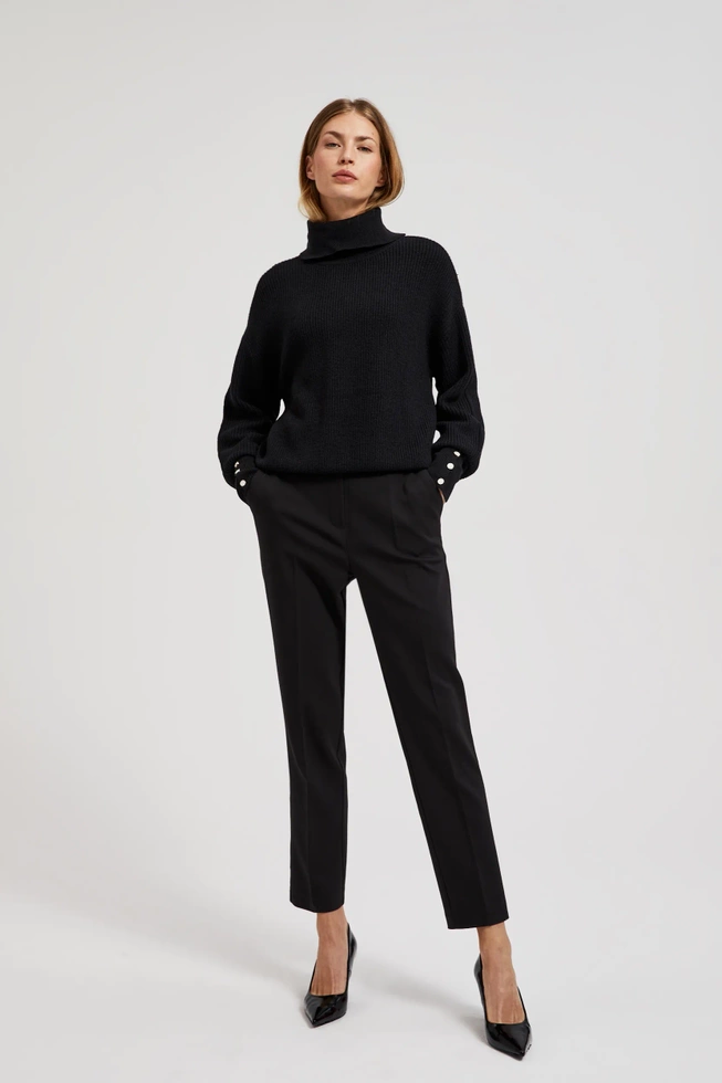 Sweter z golfem i bufiastymi rękawami czarny