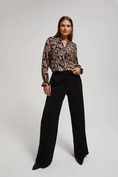 Wzorzysta koszula z dekoltem w serek ciemnobeżowa