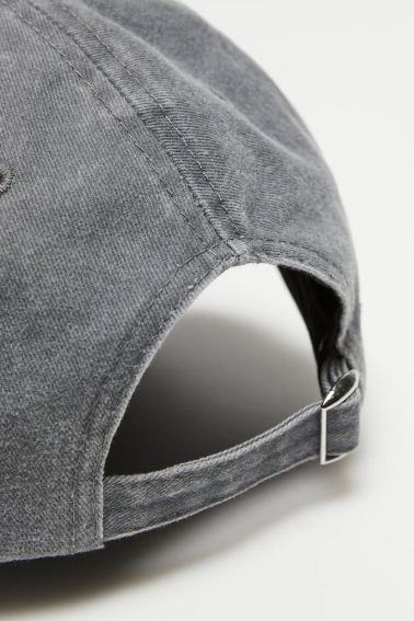 Czapka z daszkiem szara