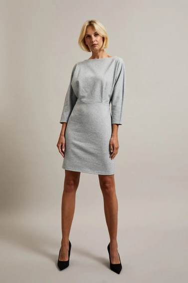 Gładka sukienka o długości przed kolano szara