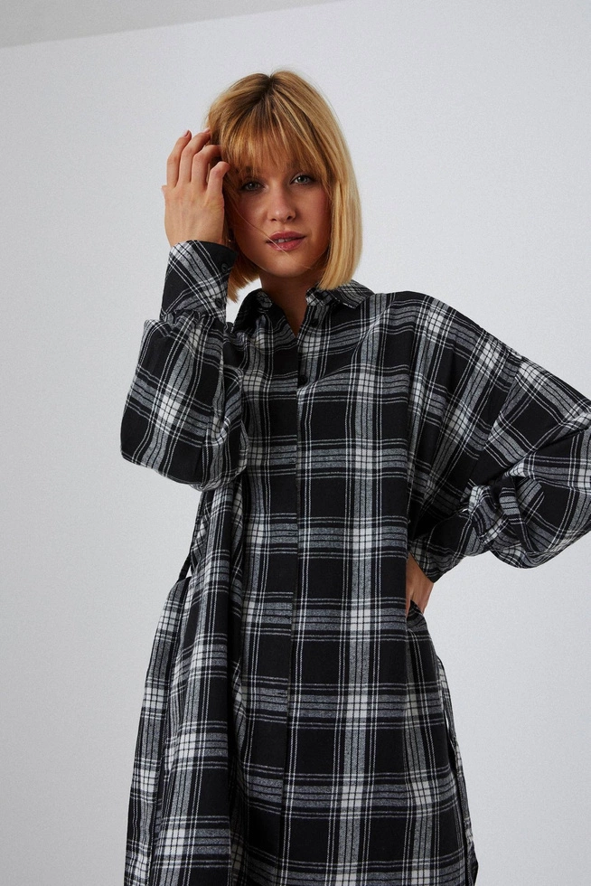 Koszulowa sukienka z wiązaniem