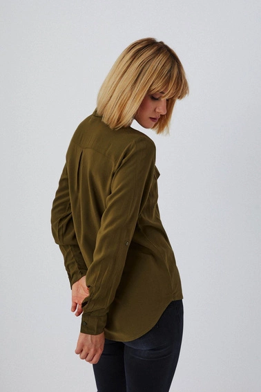 Gładka koszula z kieszeniami