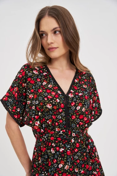 Sukienka w kwiaty midi czarna