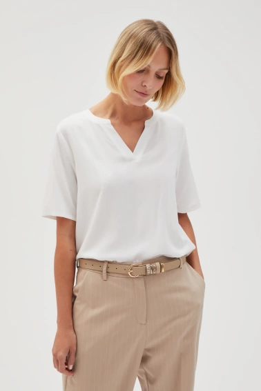 Gładki pasek beżowy