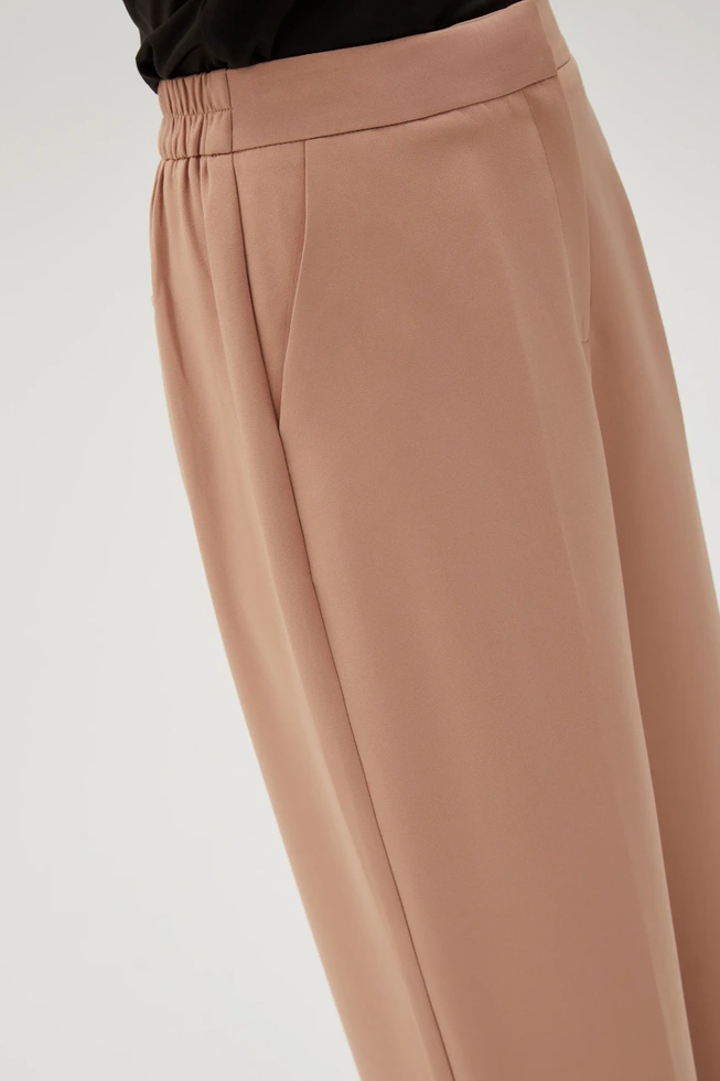 Eleganckie spodnie w kant jasnobrązowe