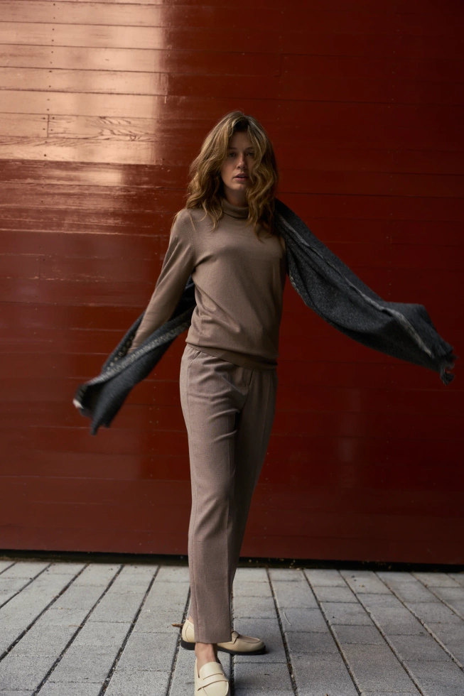 Gładki golf beżowy